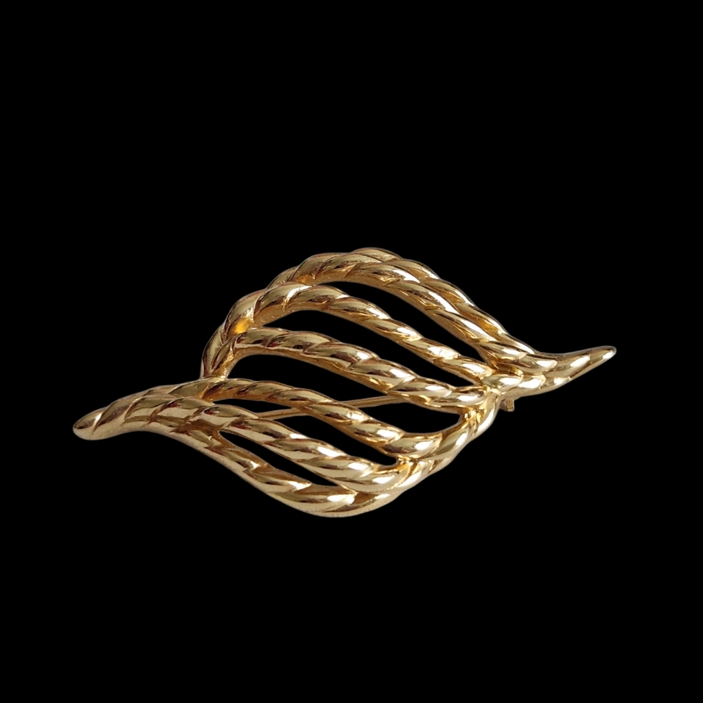 Dior Gold-Tone Wavy Leaf Brooch